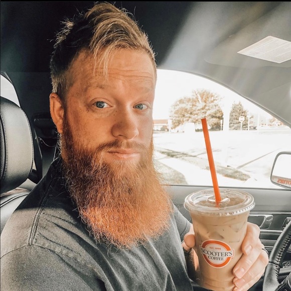 Meet your posher - Picture 2 of 4